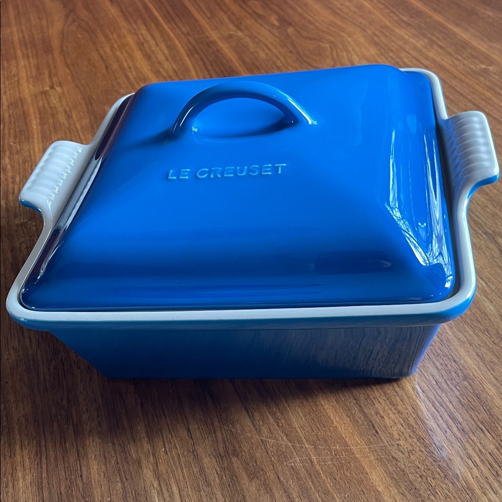 Le Creuset 2.5Q casserole dish with lid